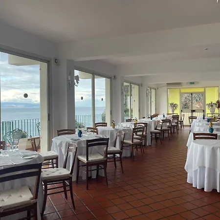Hotel Bay Palace Mazzaro