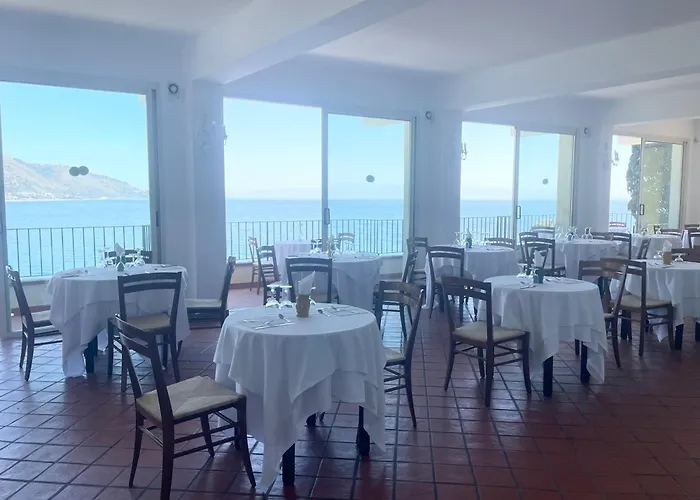 Bay Palace Mazzaro Отель