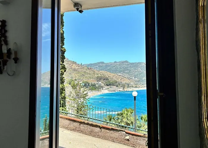Bay Palace Mazzaro Отель 4*