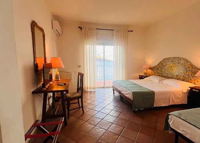 Bay Palace Mazzaro Отель 4*