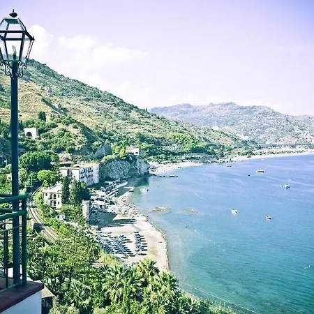 Bay Palace Mazzaro فندق 4*