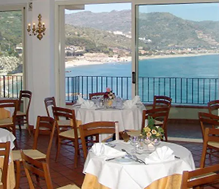 Hotel Bay Palace Mazzaro 4*