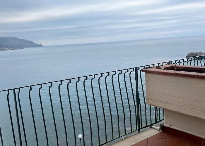 Hotel Bay Palace Mazzaro