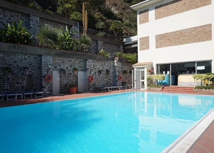 Hotel Bay Palace Mazzaro