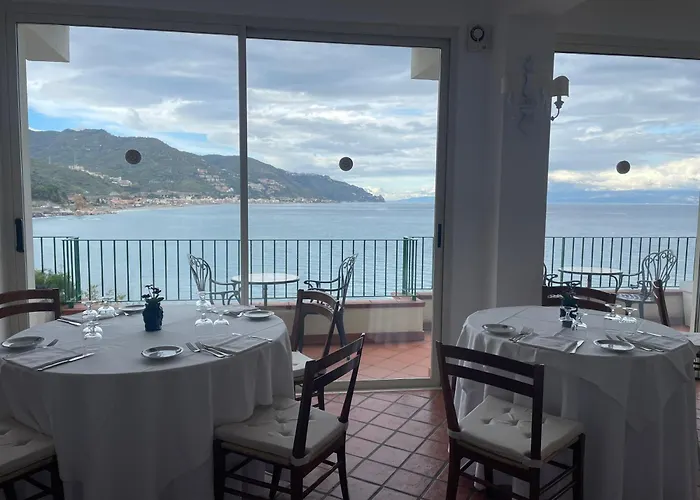 Bay Palace Mazzaro Hotel 4*
