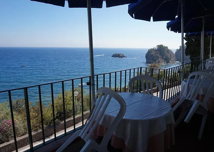 Hotel Bay Palace Mazzaro 4*